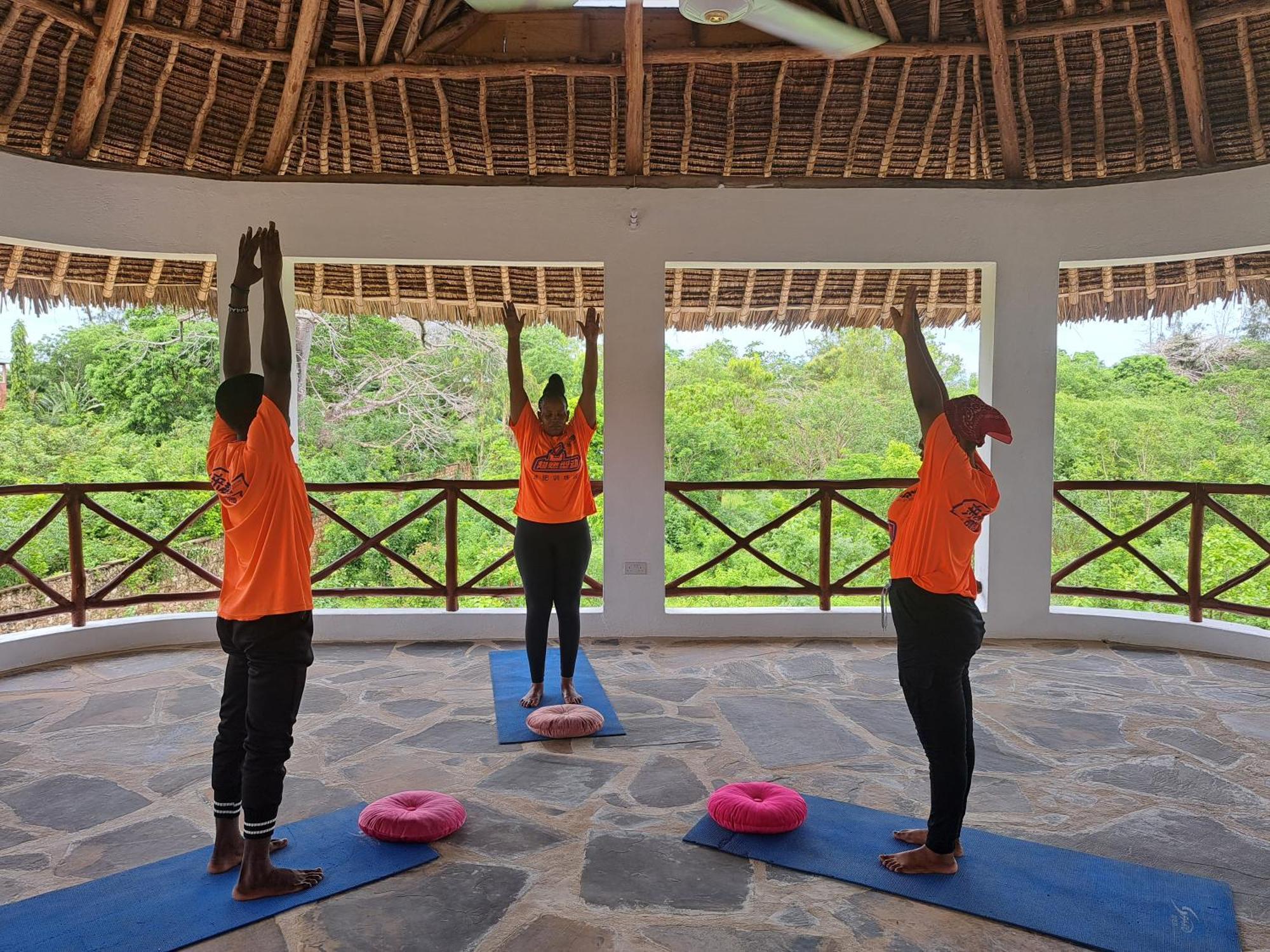 Diani Yoga Barn Bed & Breakfast อูกันดา ภายนอก รูปภาพ