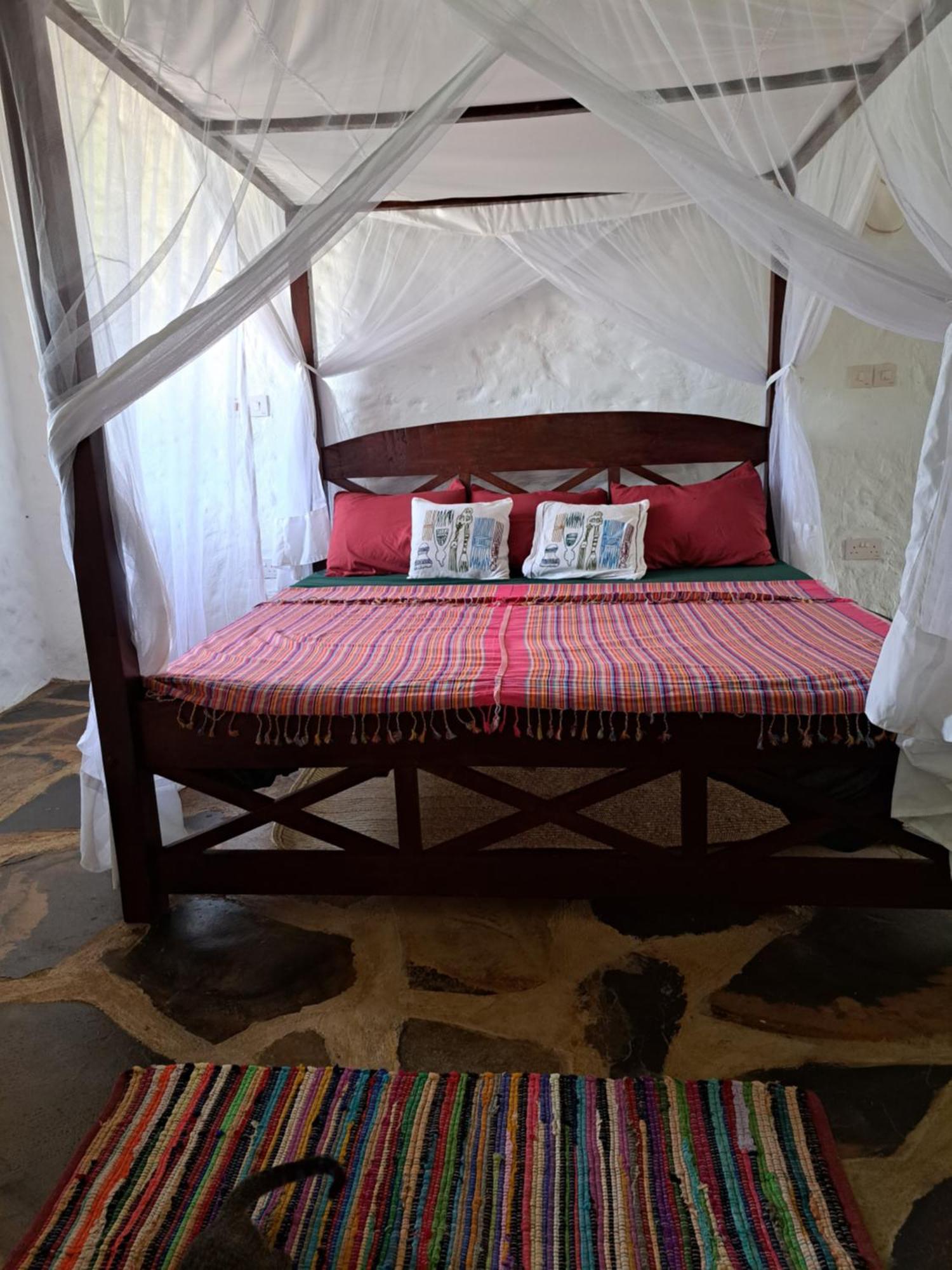 Diani Yoga Barn Bed & Breakfast อูกันดา ห้อง รูปภาพ